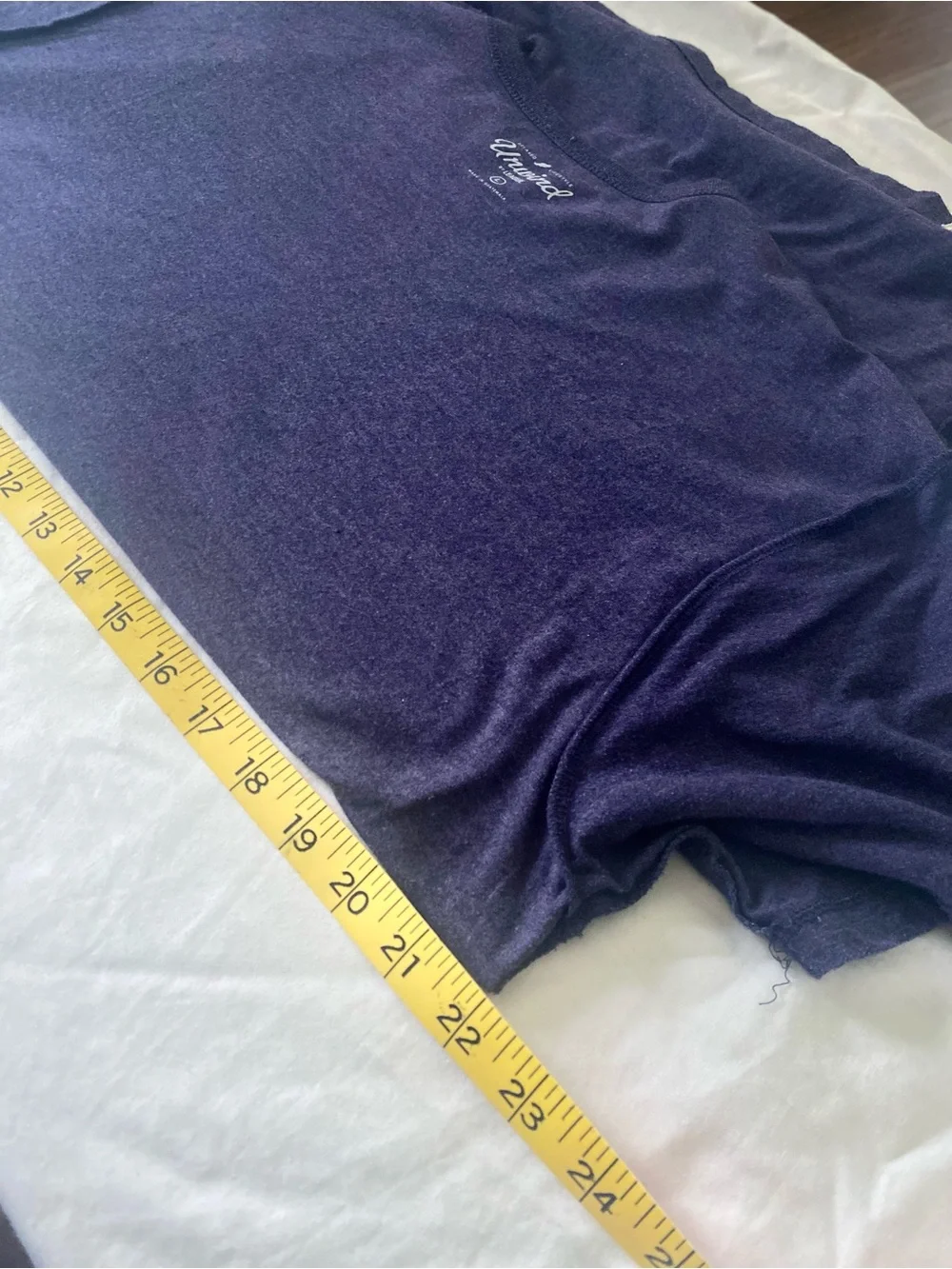 Unwind by League Adventures on the Gorge Graphic Crew Neck Navy Men  Large - Picture 7 of 9